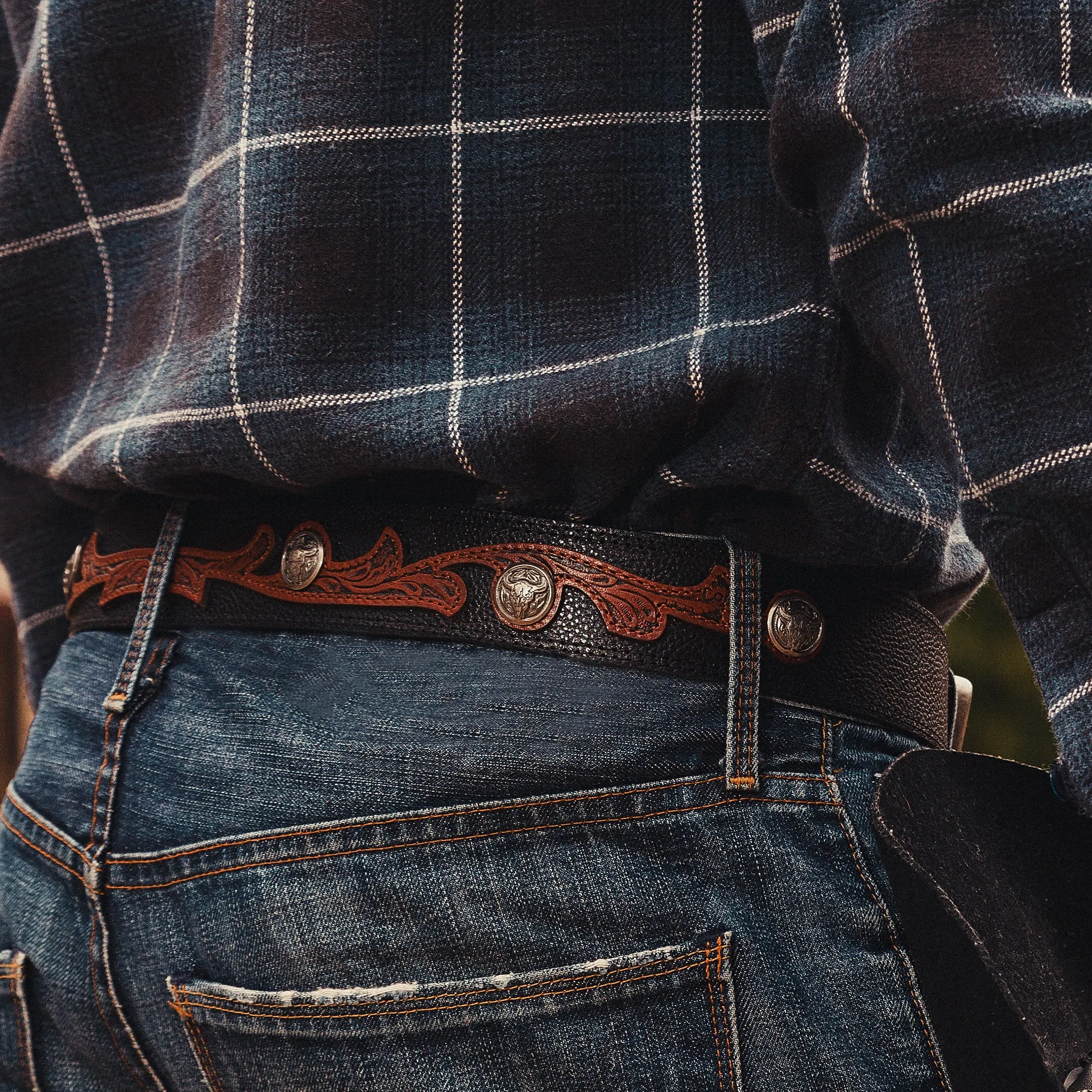 1 1/2" Western Scrolled with Skull Conchos Belt