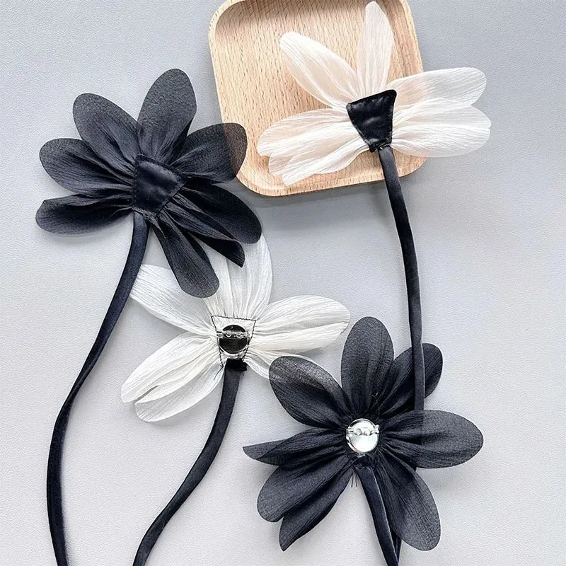 2Pcs Delicate Lace Flower Collar Brooch Pins for Women