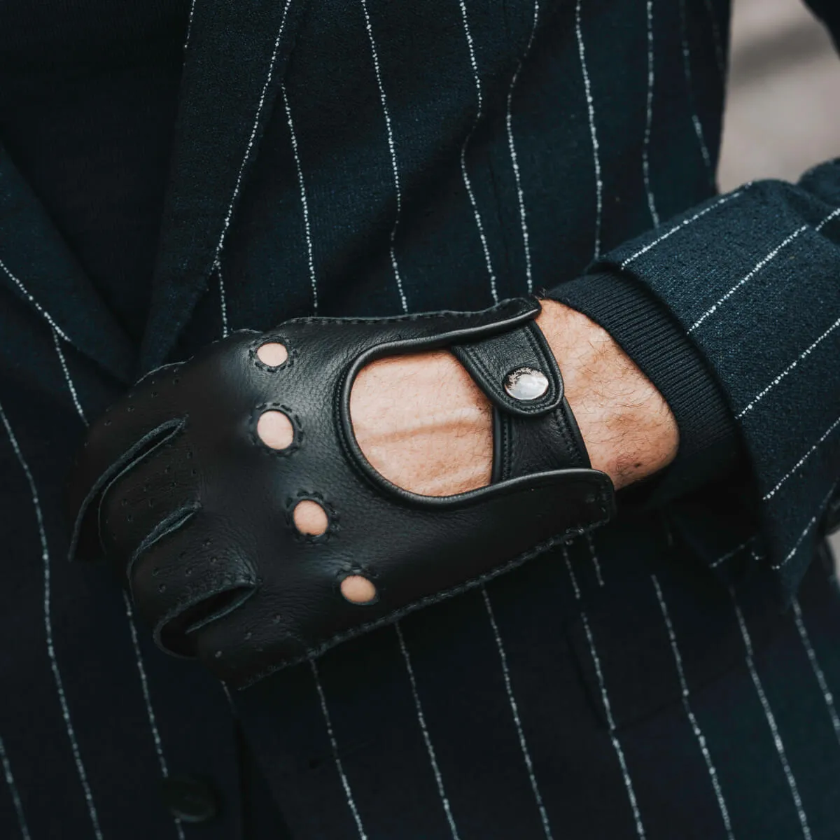 Leonardo (black) - Italian driving gloves made of American deerskin leather