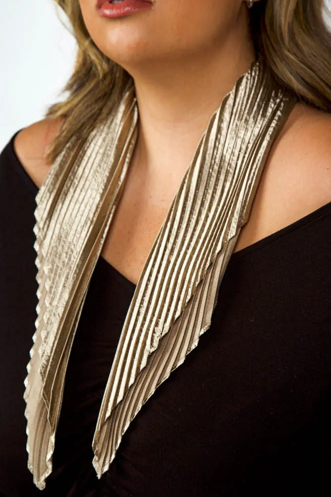 METALLIC PLEATED DIAMOND SCARF